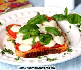 Bild von Tomate Mozzarella Basilikum Toast